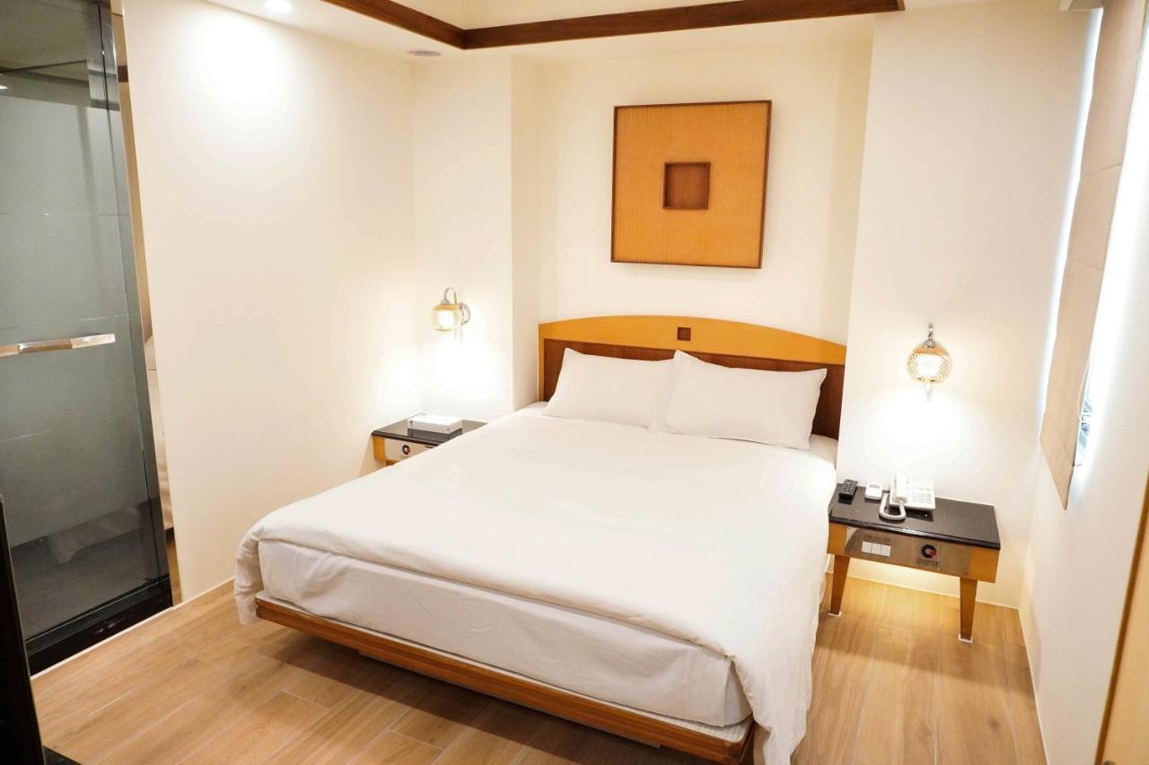 Kao Yuan Hotel - Zhong Zheng Taichung Luaran gambar