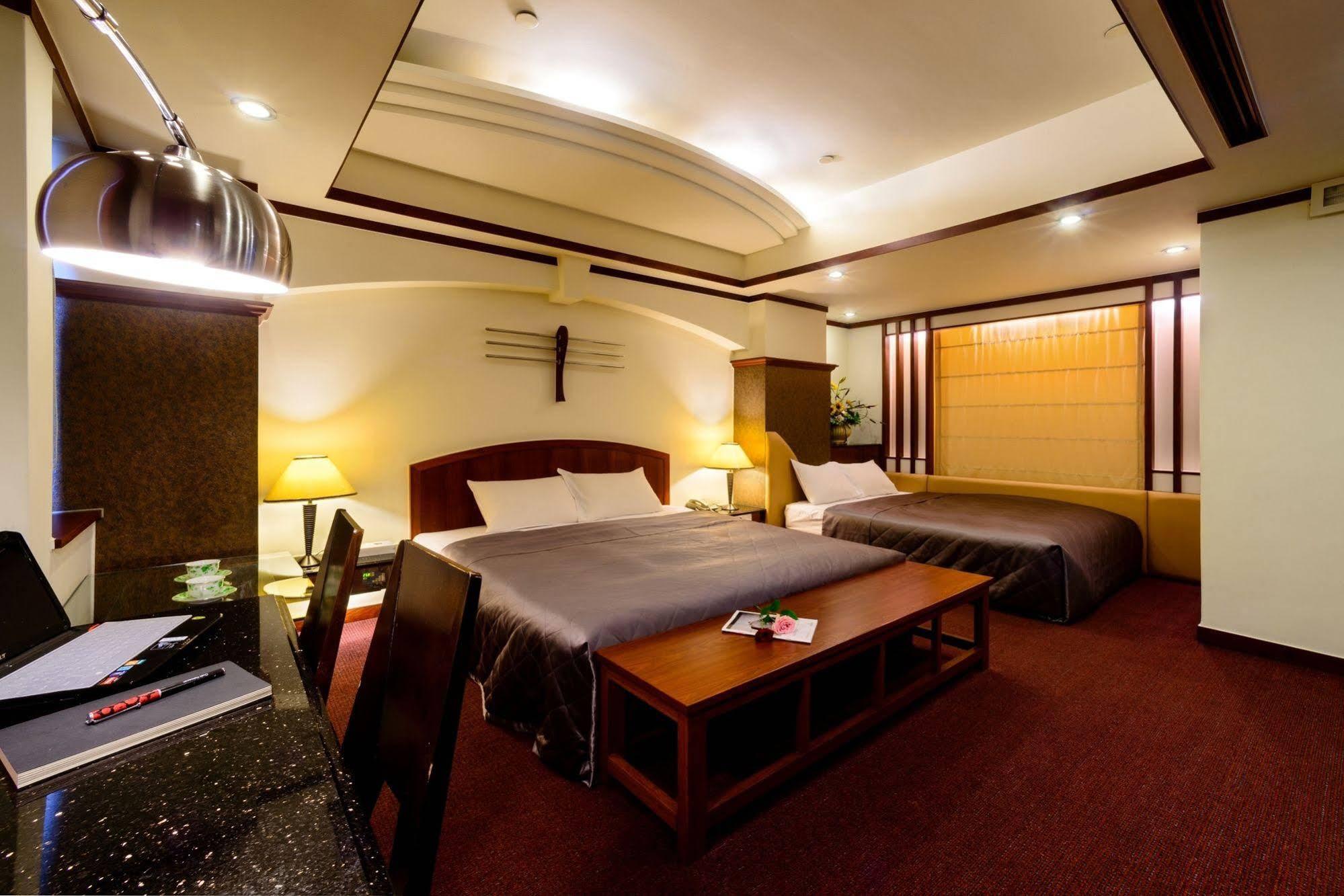Kao Yuan Hotel - Zhong Zheng Taichung Luaran gambar