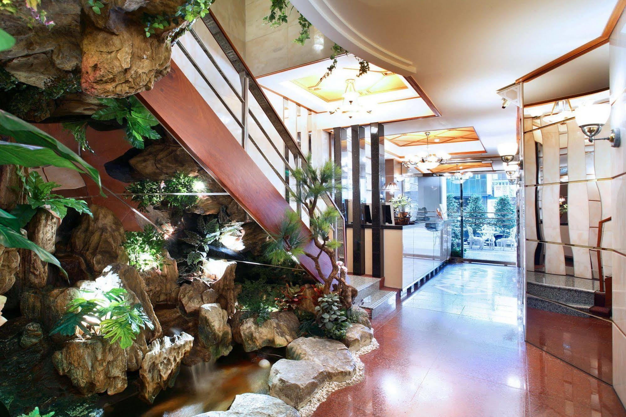 Kao Yuan Hotel - Zhong Zheng Taichung Luaran gambar