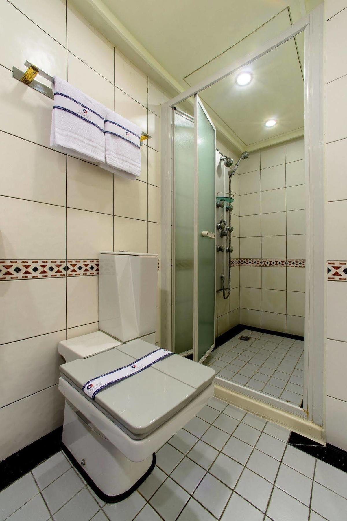 Kao Yuan Hotel - Zhong Zheng Taichung Luaran gambar
