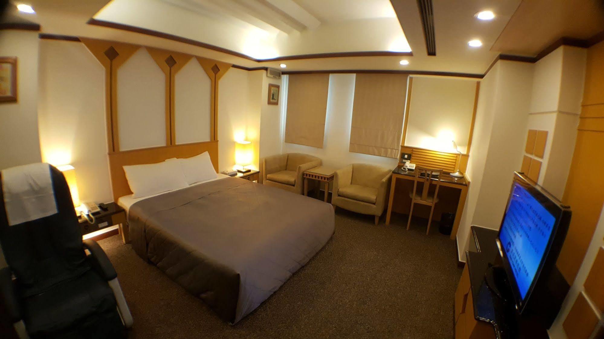 Kao Yuan Hotel - Zhong Zheng Taichung Luaran gambar