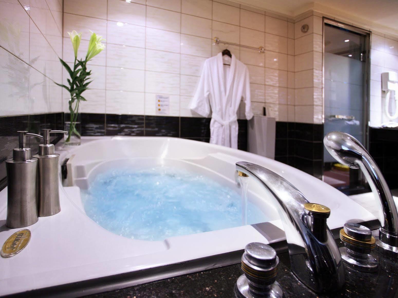 Kao Yuan Hotel - Zhong Zheng Taichung Luaran gambar